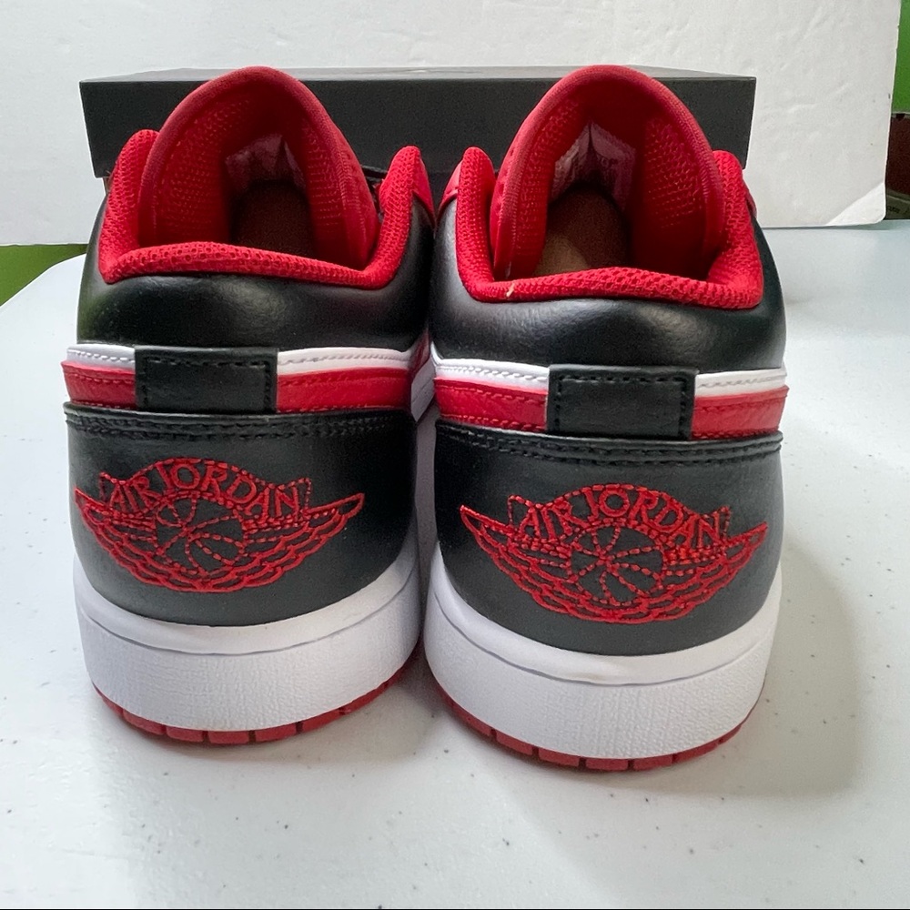 Air Jordan 1 Low Bred Mens Size 10 Sneakers Shoes Red & Black Color - Picture 3 of 11